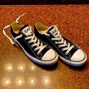 Black All-Star Low Chuck Taylor’s